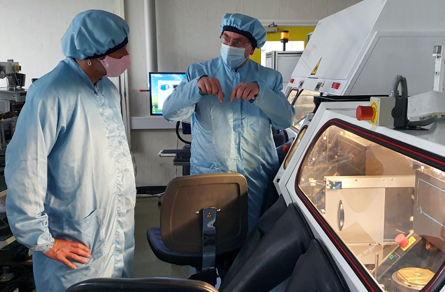 Dave Sims takes Ben on a tour of one of the clean rooms at the APITech’s Milton Keynes facility